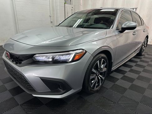 Used 2024 Honda Civic EX-L image 4