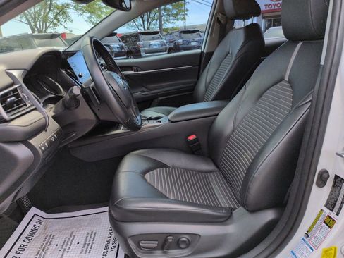 Used 2021 Toyota Camry SE w/ Convenience Package AWD/4WD image 9
