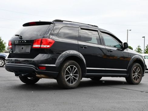 Used 2019 Dodge Journey SE w/ Connectivity Group FWD image 7