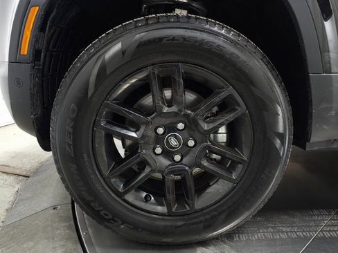 Used 2025 Land Rover Defender 110 S image 12