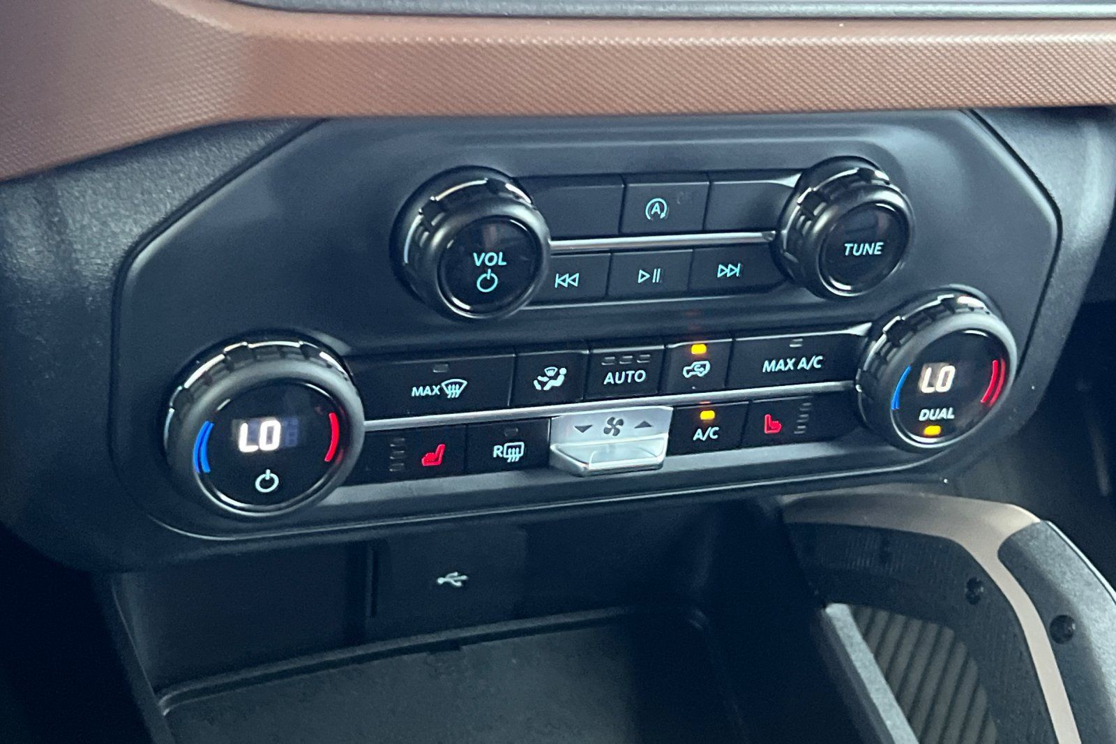 Certified 2024 Ford Bronco Outer Banks AWD/4WD image 23