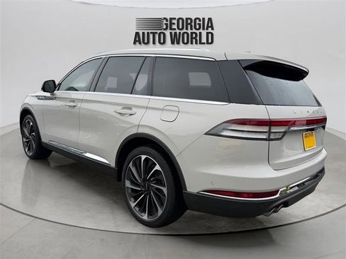 Used 2020 Lincoln Aviator Reserve w/ Equipment Group 202A AWD/4WD image 12