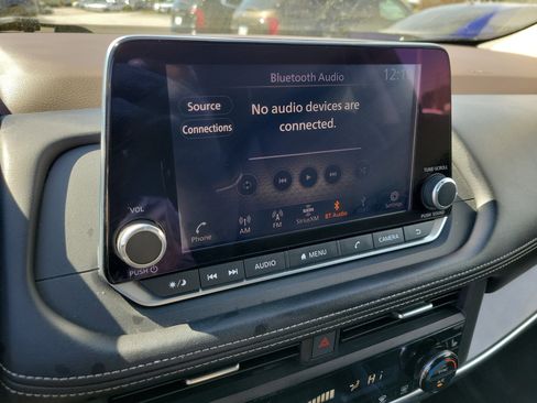 Used 2023 Nissan Rogue SV w/ SV Premium B Package image 27