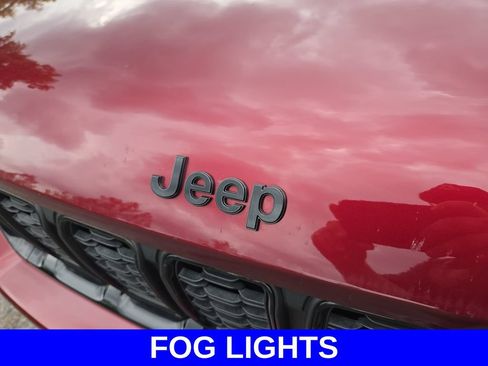 Used 2023 Jeep Grand Cherokee Altitude AWD/4WD image 20