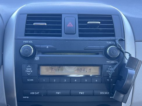 Used 2010 Toyota Corolla LE image 16