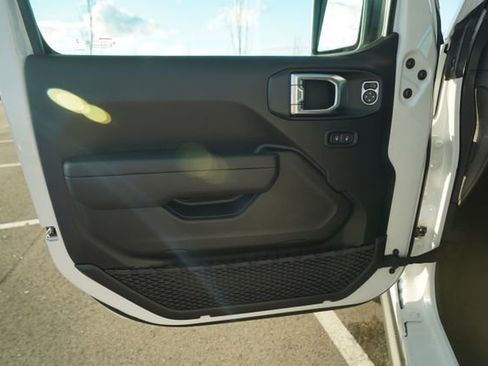 New 2026 Jeep Gladiator Mojave image 12