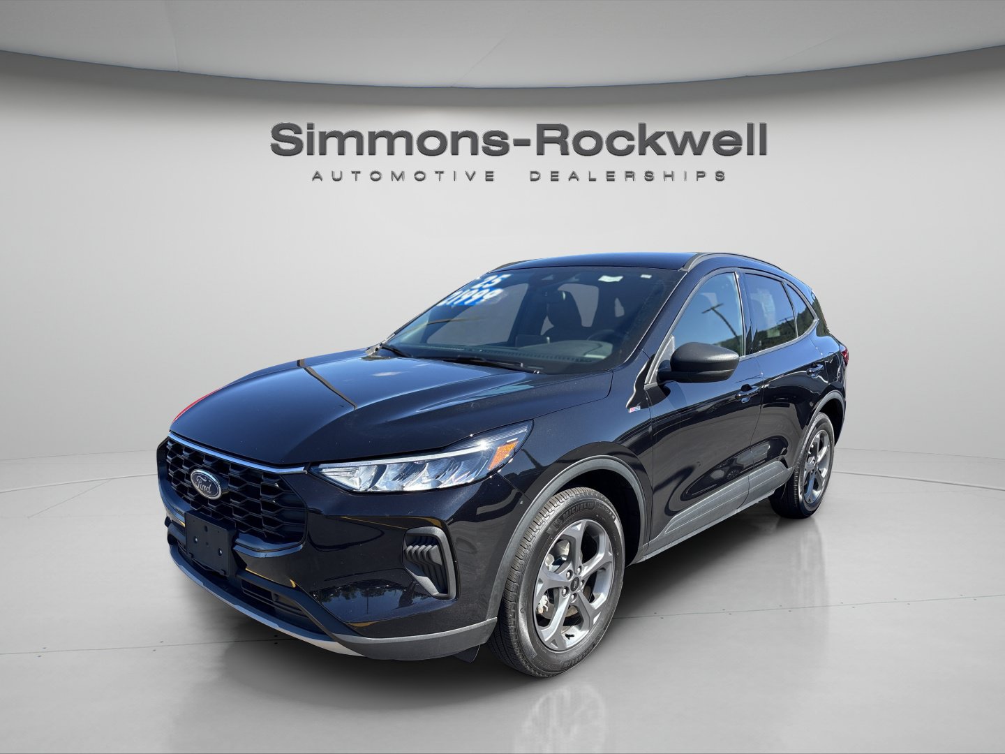 Used 2025 Ford Escape ST-Line AWD/4WD image 2