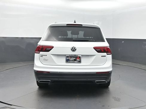 Used 2021 Volkswagen Tiguan SEL AWD/4WD image 32