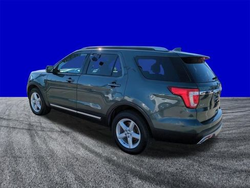 Used 2016 Ford Explorer XLT w/ Equipment Group 202A AWD/4WD image 6