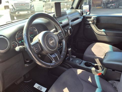 Used 2013 Jeep Wrangler Sport AWD/4WD image 11