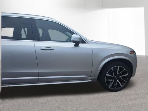 Used 2021 Volvo XC90 T6 Momentum w/ Protection Package Premier AWD/4WD image 3