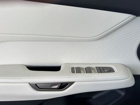 New 2026 Lexus ES 350e FWD image 11