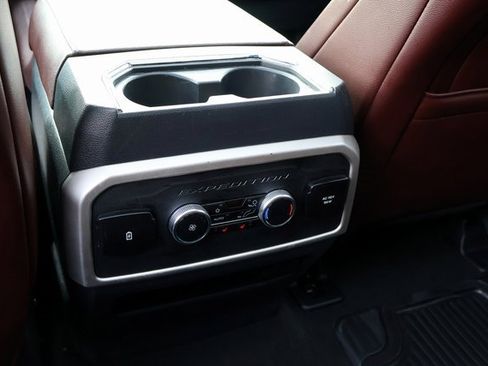 Certified 2024 Ford Expedition Limited image 31