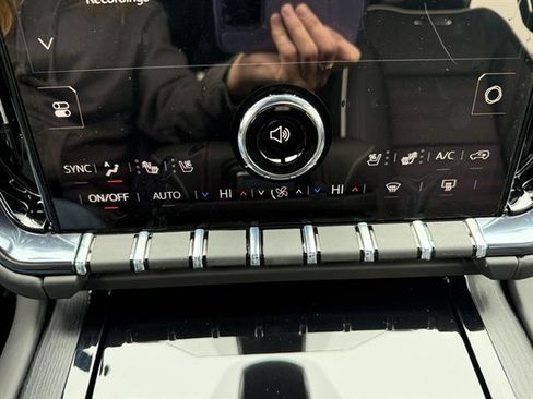 New 2026 GMC Yukon AT4 Ultimate w/ LPO, Floor Liner Package image 23