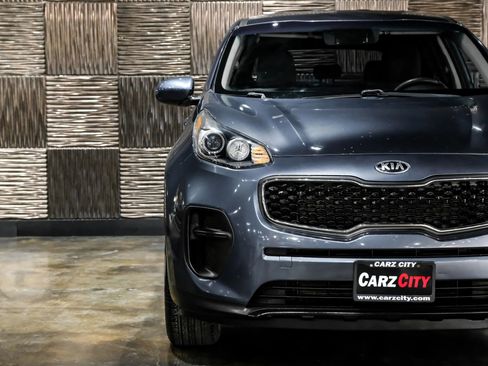 Used 2018 Kia Sportage LX FWD image 48