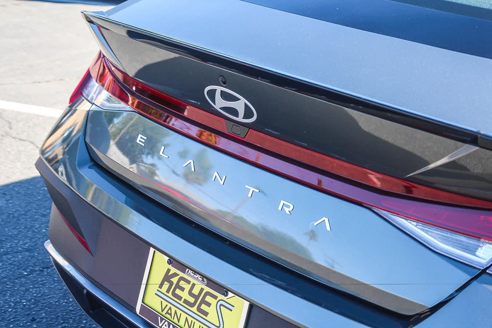 Certified 2025 Hyundai Elantra Sport FWD image 9