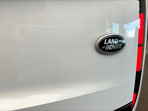 Used 2022 Land Rover Range Rover SE image 18