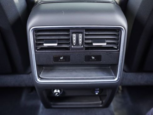 Used 2022 Porsche Cayenne Turbo image 39