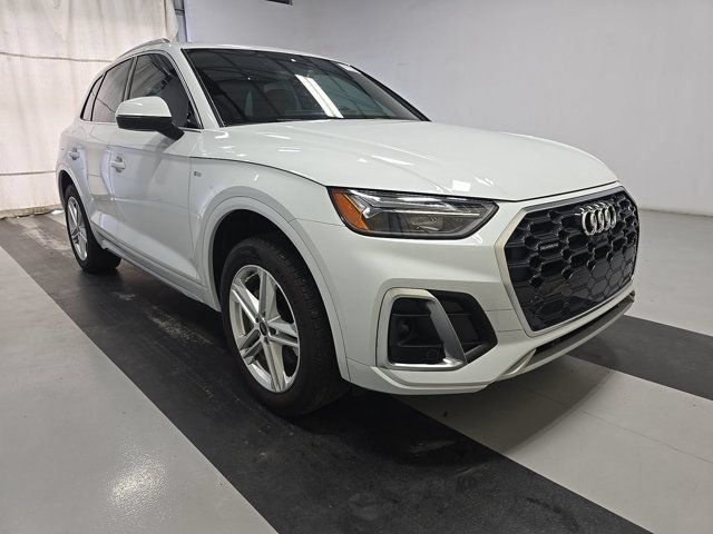 Used 2024 Audi Q5 e Premium Plus AWD/4WD image 2
