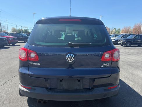 Used 2011 Volkswagen Tiguan SE image 4