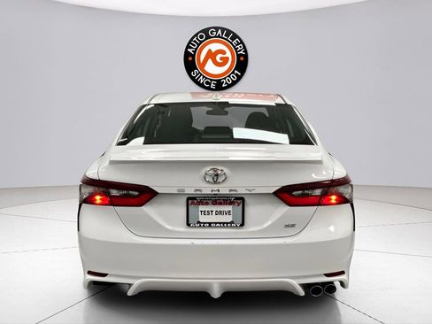 Used 2024 Toyota Camry SE FWD image 6