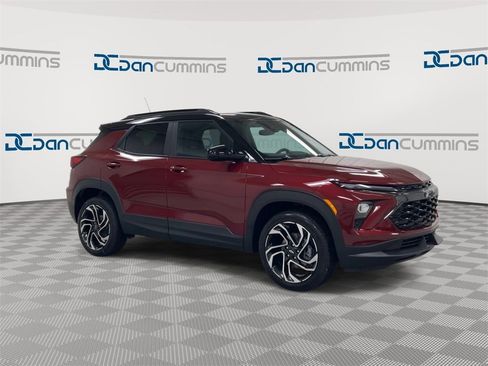 Used 2025 Chevrolet TrailBlazer RS image 2