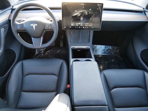 Used 2023 Tesla Model Y Long Range image 14