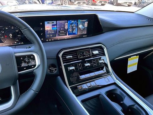 New 2026 Nissan Armada SV image 6