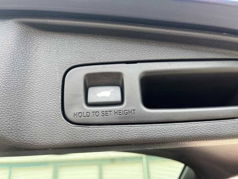 Used 2019 Honda CR-V Touring image 14