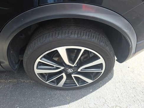 Used 2019 Nissan Rogue Sport SL w/ Premium Package FWD image 11
