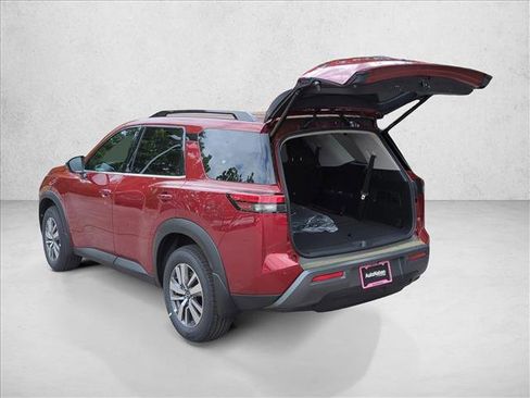 New 2026 Nissan Pathfinder SL AWD/4WD image 10