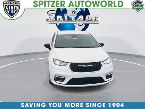 Used 2025 Chrysler Pacifica Select FWD image 3