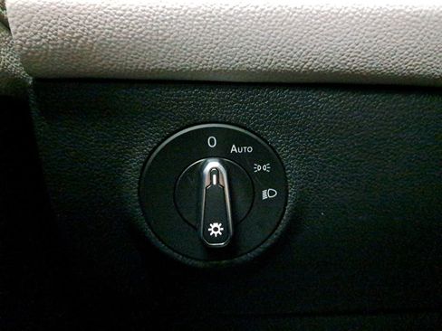 New 2025 Volkswagen Taos SEL image 26