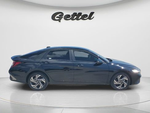 Used 2025 Hyundai Elantra Sport w/ Cargo Package FWD image 4