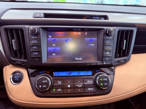 Used 2018 Toyota RAV4 XLE FWD image 22