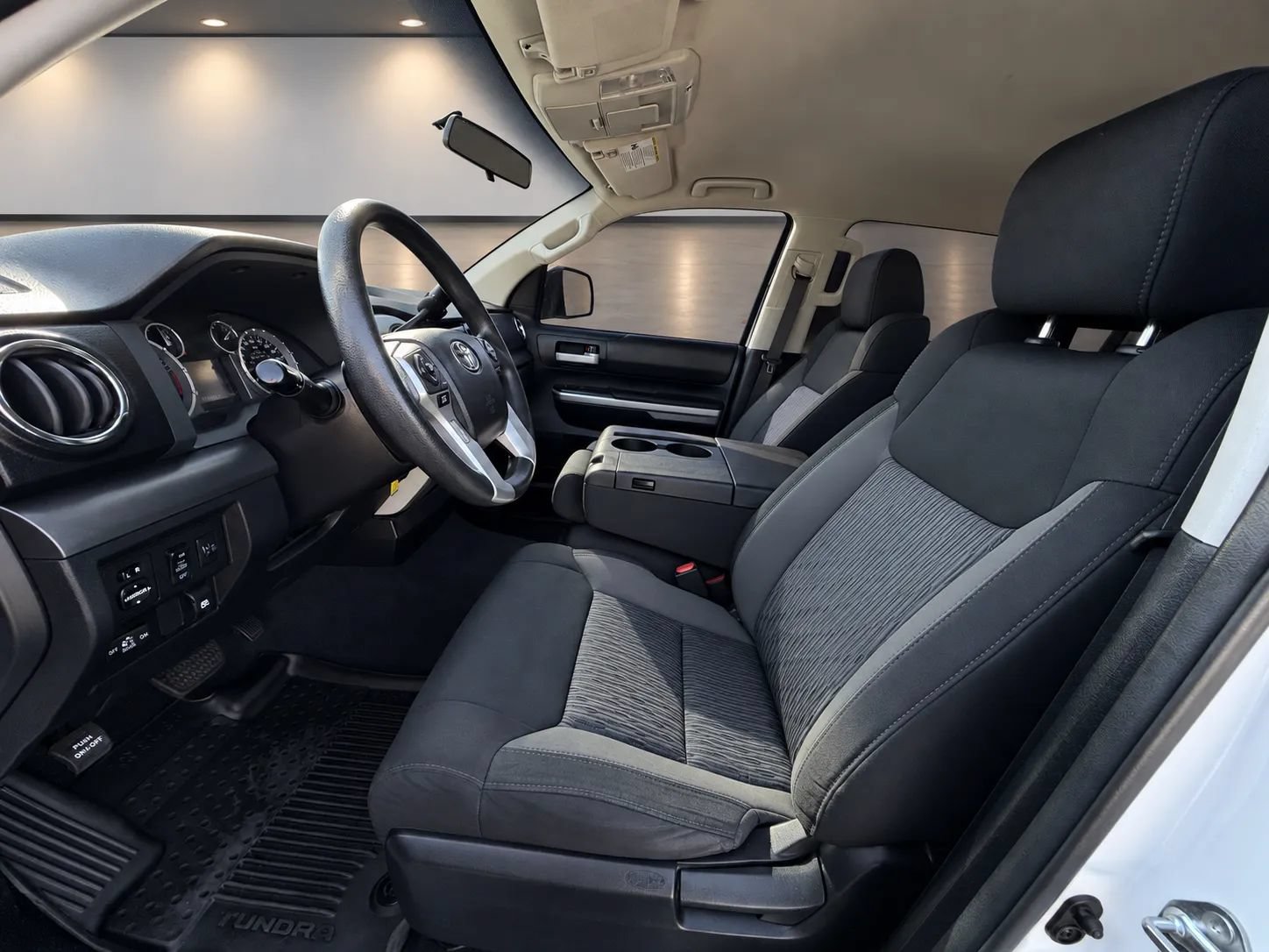 Used 2015 Toyota Tundra SR5 AWD/4WD image 11