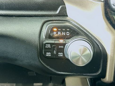 Used 2019 RAM 1500 Laramie image 17