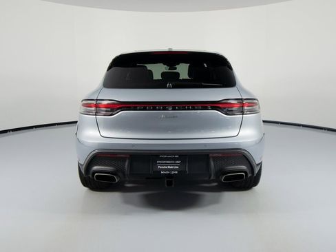 Certified 2025 Porsche Macan image 9