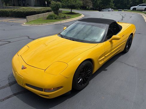 Used 2004 Chevrolet Corvette Convertible w/ Preferred Equipment Group RWD image 14