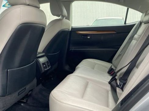 Used 2015 Lexus ES 300h 300h image 14