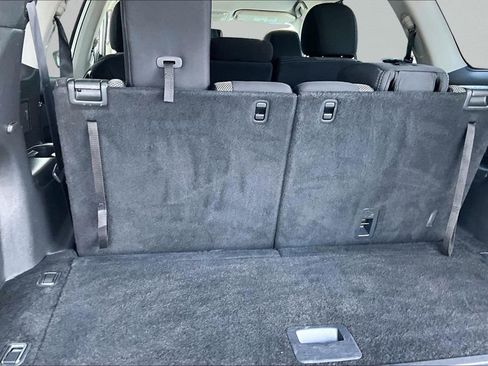 Used 2017 Nissan Pathfinder SV FWD image 24
