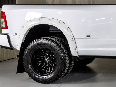 Used 2024 RAM 3500 Tradesman w/ Chrome Appearance Group image 7