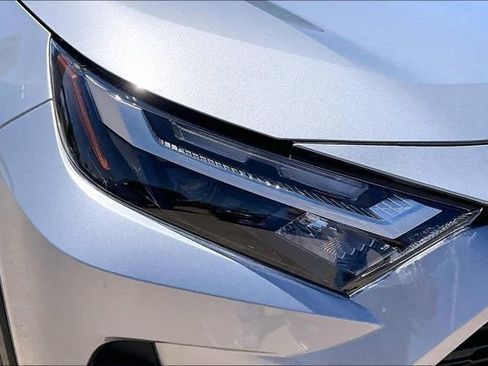 Used 2025 Toyota RAV4 XLE Premium FWD image 31