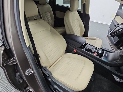 Used 2019 Ford Edge SE FWD image 34