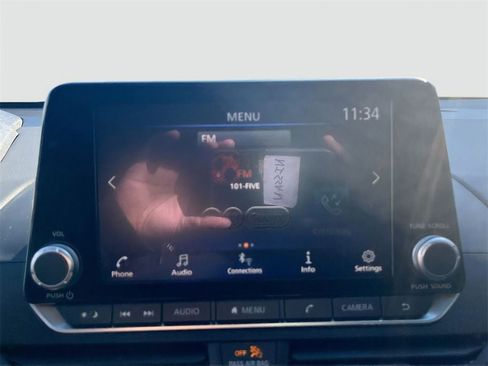 Used 2025 Nissan Altima 2.5 S FWD image 16