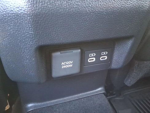 Used 2025 Toyota Tacoma TRD Off-Road AWD/4WD image 19