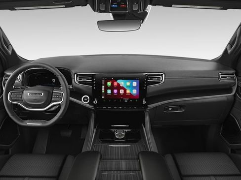 Used 2025 Jeep Grand Wagoneer Series III w/ Rear-Seat Entertainment Group AWD/4WD image 3