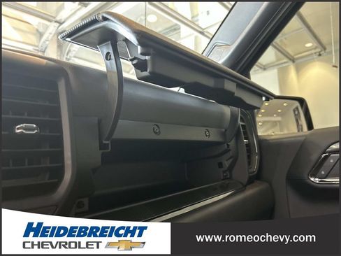 Used 2024 Chevrolet Silverado 1500 ZR2 w/ Technology Package AWD/4WD image 28