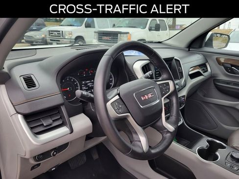 Used 2018 GMC Terrain SLE w/ Driver Convenience Package image 16