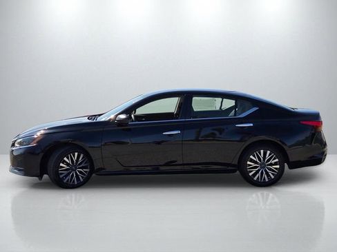 Used 2023 Nissan Altima 2.5 SV image 7